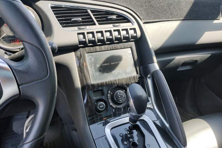 Used Peugeot 3008 2015 1.6THP Automatic Prestige Edition Audio And AC Panel