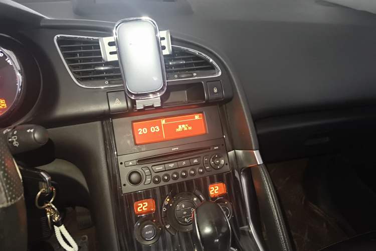 Used Peugeot 3008 2015 2.0L Automatic Trend Edition Audio And AC Panel
