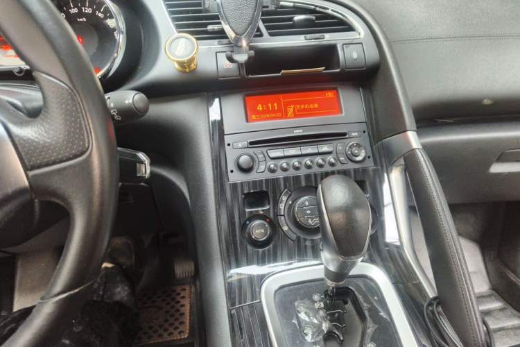 Used Peugeot 3008 2015 2.0L Automatic Trend Edition Audio And AC Panel
