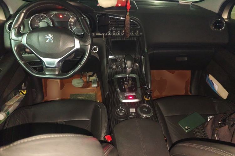 Used Peugeot 3008 2015 1.6THP Automatic Prestige Edition Center Console