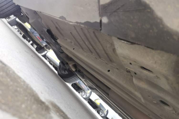 Used Peugeot 3008 2015 2.0L Automatic Classic Edition Chassis Front Right