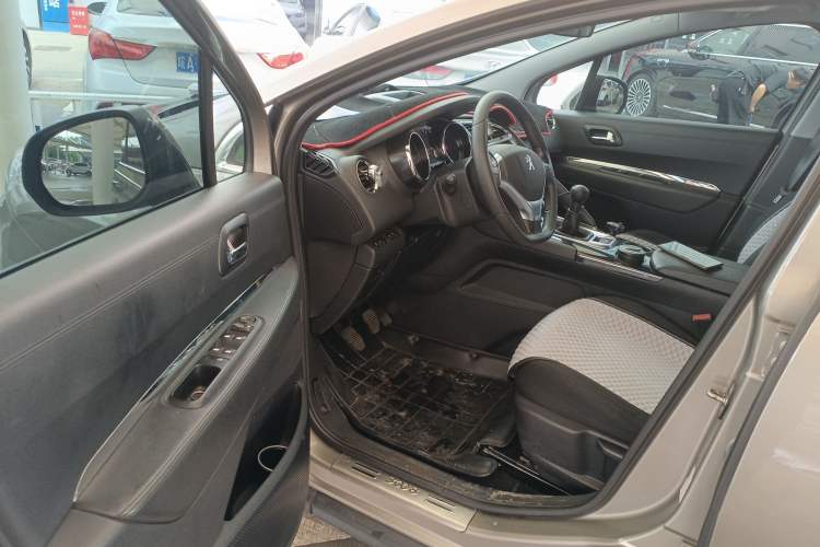 Used Peugeot 3008 2015 2.0L Manual Classic Edition Driver Seat