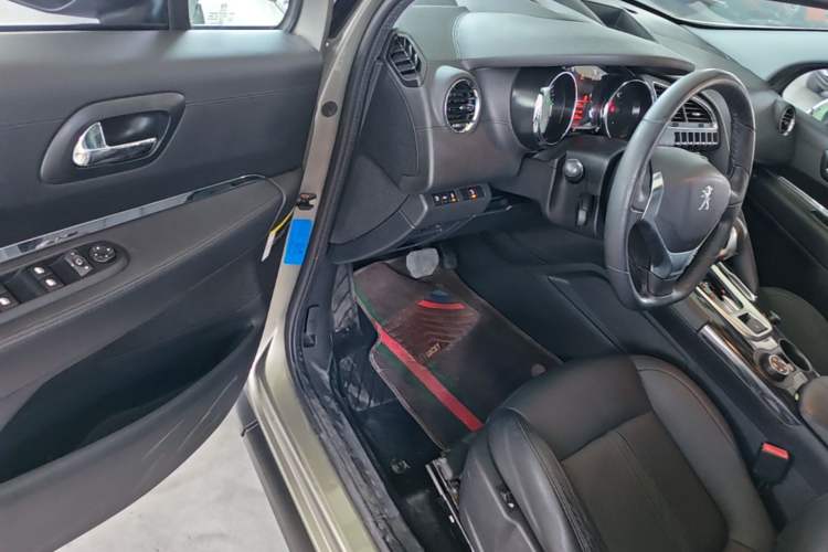 Used Peugeot 3008 2015 1.6THP Automatic Prestige Edition Driver Seat