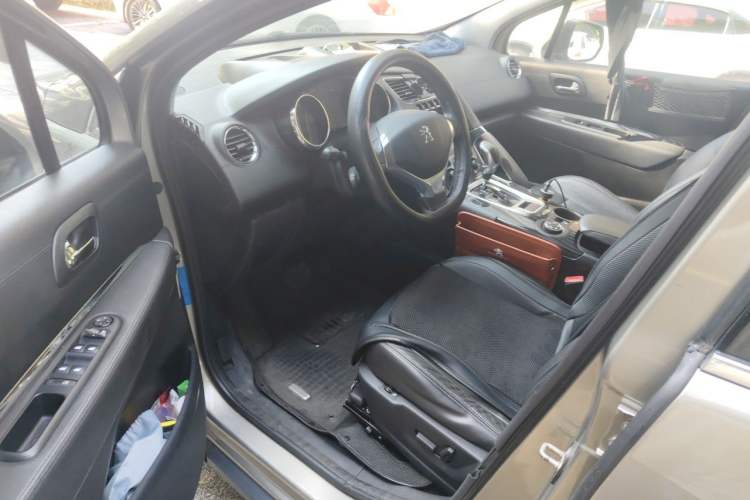 Used Peugeot 3008 2015 1.6THP Automatic Prestige Edition Driver Seat