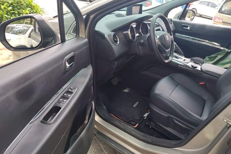 Used Peugeot 3008 2015 1.6THP Automatic Classic Edition Driver Seat