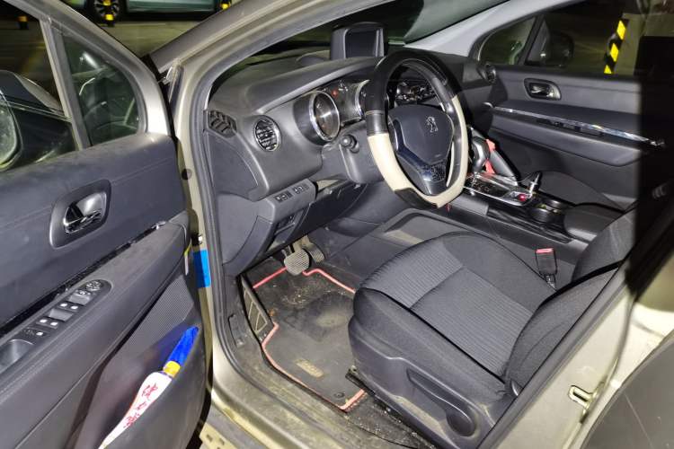 Used Peugeot 3008 2015 2.0L Automatic Classic Edition Driver Seat