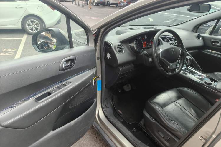Used Peugeot 3008 2015 1.6THP Automatic Prestige Edition Driver Seat