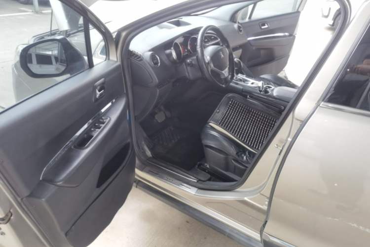 Used Peugeot 3008 2015 2.0L Automatic Classic Edition Driver Seat