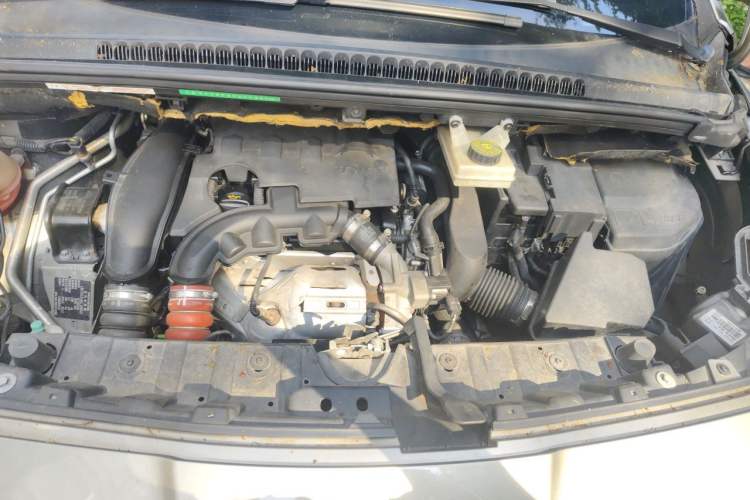 Used Peugeot 3008 2015 1.6THP Automatic Prestige Edition Engine Bay