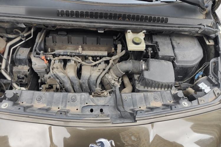 Used Peugeot 3008 2015 2.0L Automatic Trend Edition Engine Bay