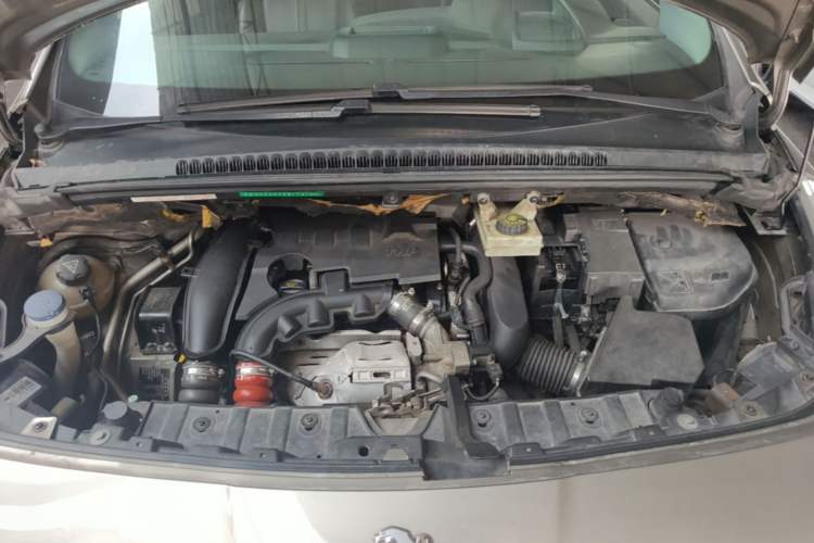 Used Peugeot 3008 2015 1.6THP Automatic Prestige Edition Engine Bay