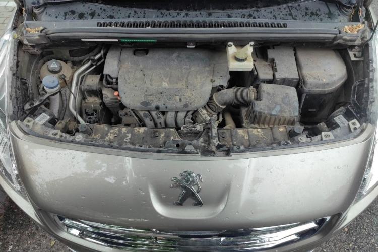 Used Peugeot 3008 2015 2.0L Automatic Trend Edition Engine Bay