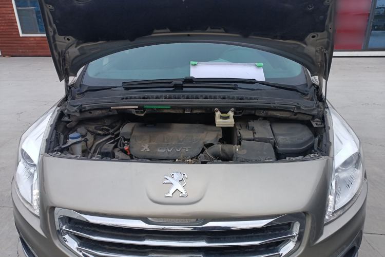 Used Peugeot 3008 2015 2.0L Manual Classic Edition Engine Bay