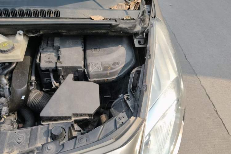Used Peugeot 3008 2015 1.6THP Automatic Classic Edition Engine Bay Left