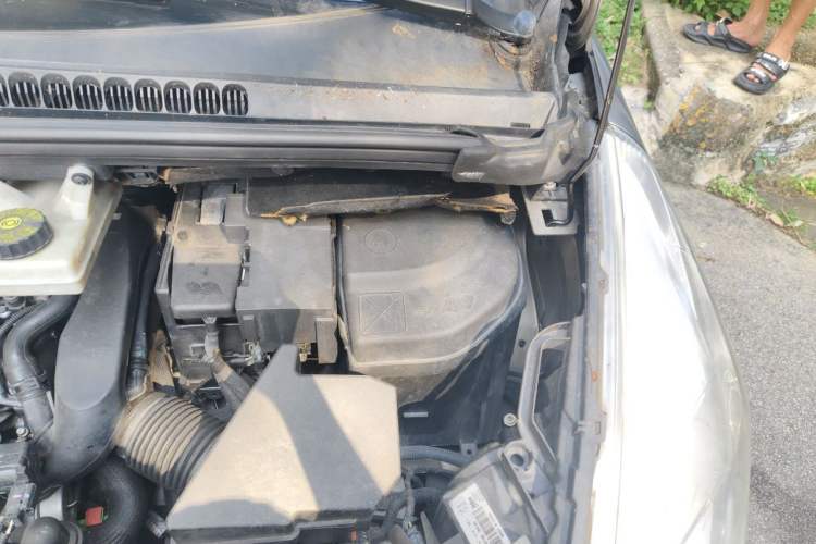 Used Peugeot 3008 2015 1.6THP Automatic Prestige Edition Engine Bay Left