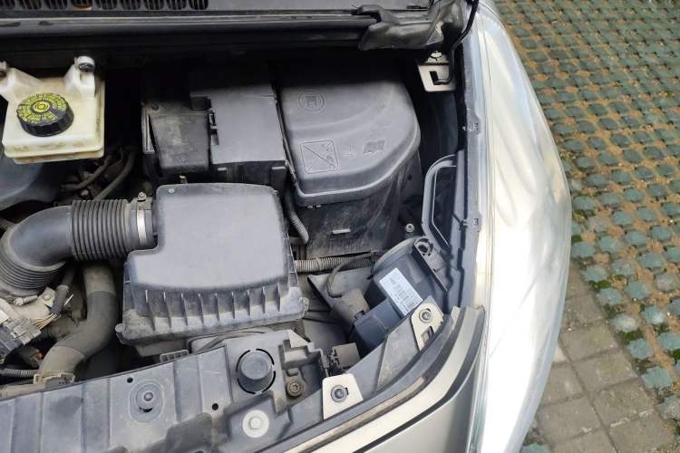 Used Peugeot 3008 2015 2.0L Automatic Classic Edition Engine Bay Left