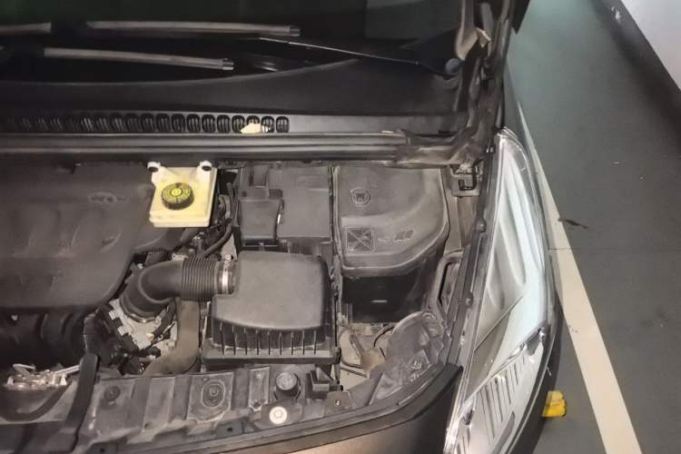 Used Peugeot 3008 2015 2.0L Automatic Trend Edition Engine Bay Left