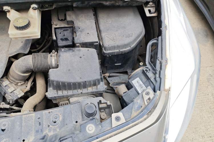 Used Peugeot 3008 2015 2.0L Automatic Trend Edition Engine Bay Left