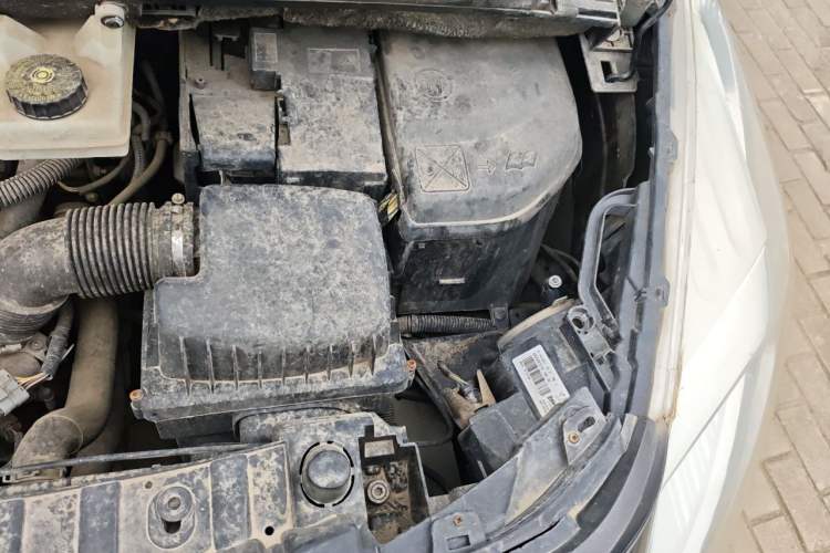 Used Peugeot 3008 2015 2.0L Manual Classic Edition Engine Bay Left