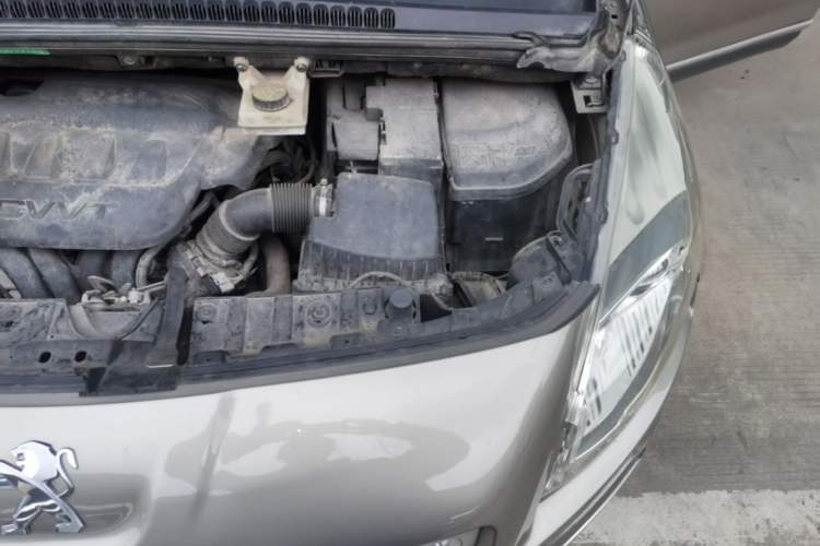 Used Peugeot 3008 2015 2.0L Automatic Classic Edition Engine Bay Left
