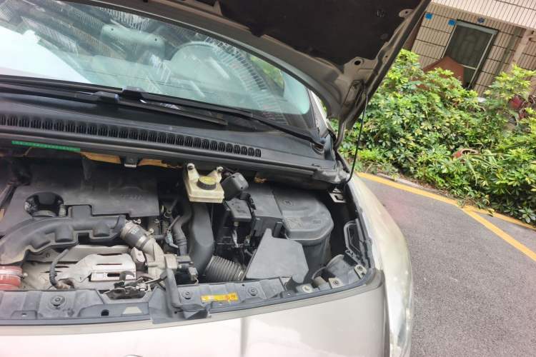 Used Peugeot 3008 2015 1.6THP Automatic Classic Edition Engine Bay Left