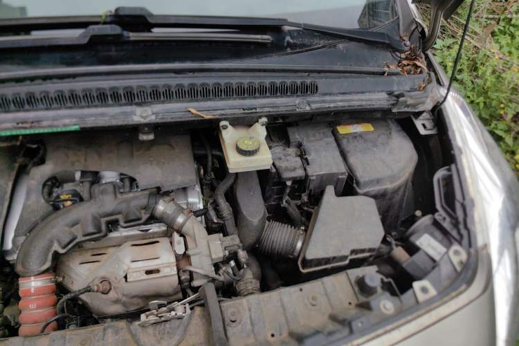 Used Peugeot 3008 2015 1.6THP Automatic Prestige Edition Engine Bay Left