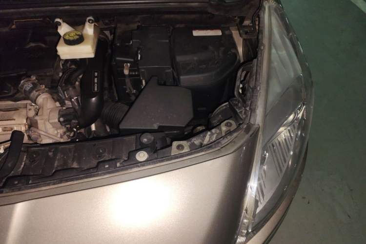 Used Peugeot 3008 2015 1.6THP Automatic Prestige Edition Engine Bay Left