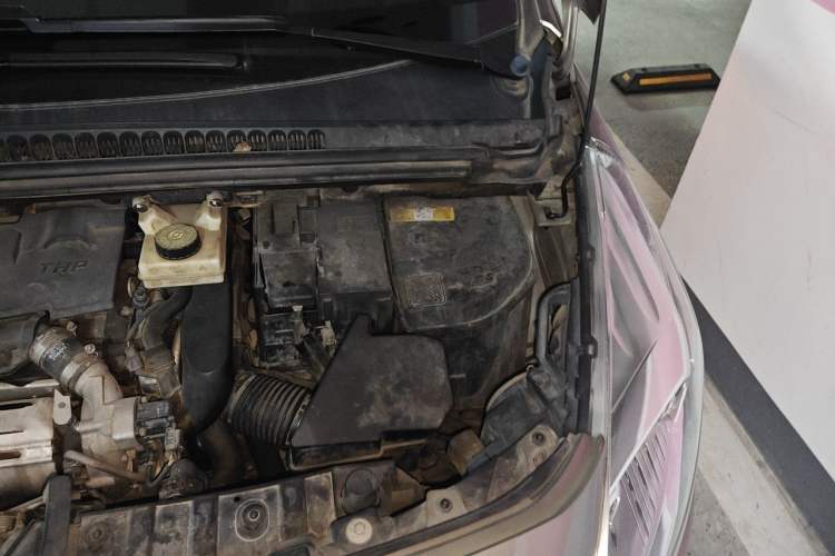 Used Peugeot 3008 2015 1.6THP Automatic Prestige Edition Engine Bay Left