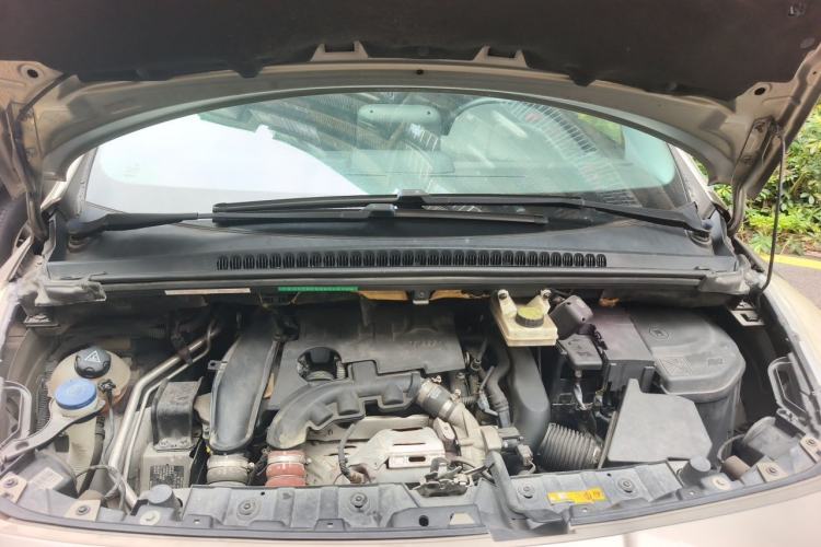 Used Peugeot 3008 2015 1.6THP Automatic Classic Edition Engine Bay