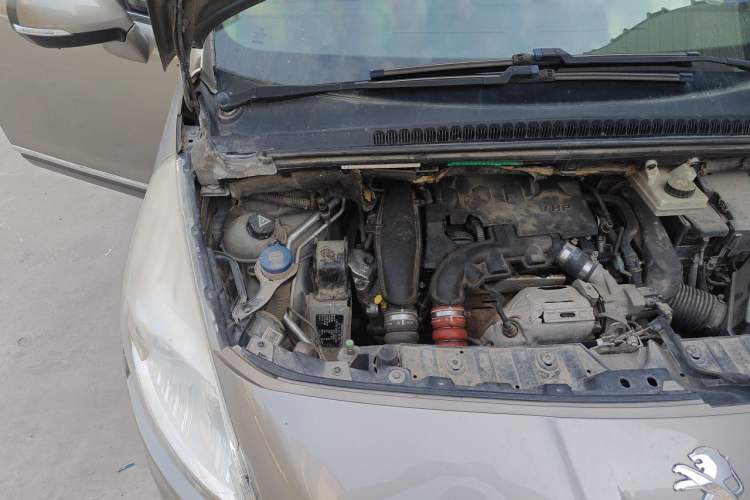 Used Peugeot 3008 2015 1.6THP Automatic Trend Edition Engine Bay Right