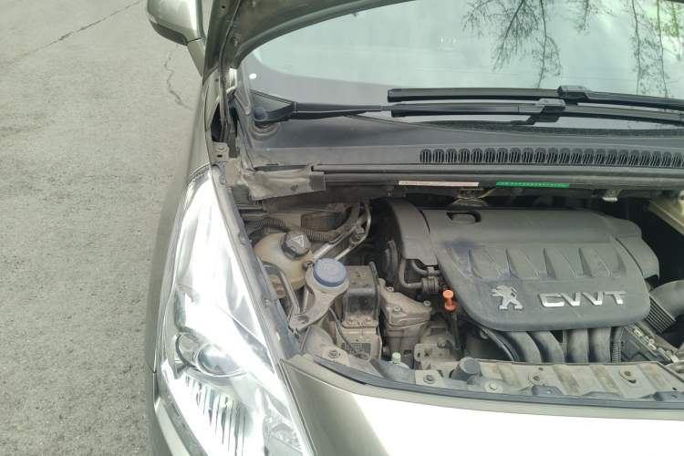 Used Peugeot 3008 2015 2.0L Automatic Classic Edition Engine Bay Right