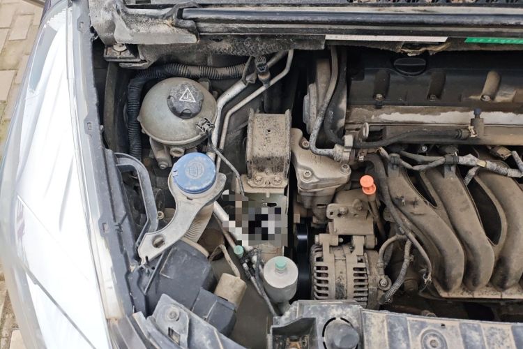Used Peugeot 3008 2015 2.0L Manual Classic Edition Engine Bay Right