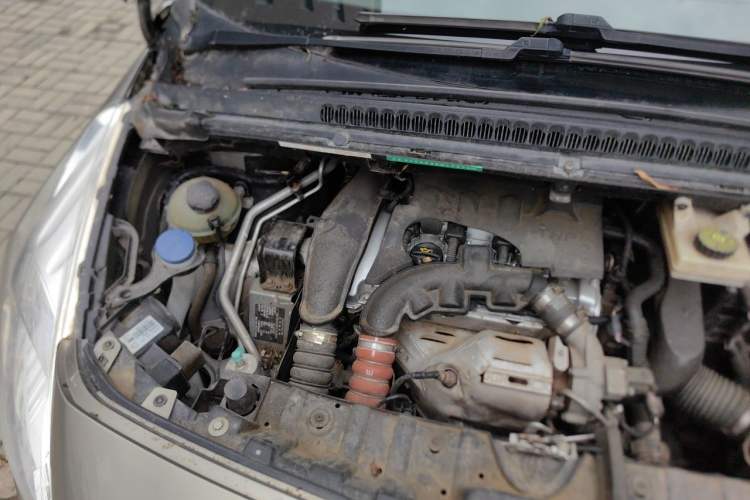 Used Peugeot 3008 2015 1.6THP Automatic Prestige Edition Engine Bay Right