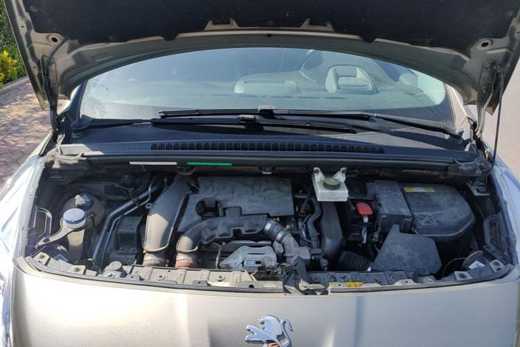 Used Peugeot 3008 2015 1.6THP Automatic Prestige Edition Engine Bay