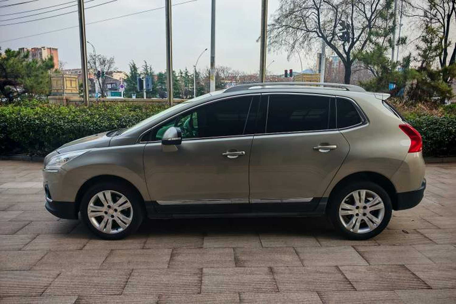Used Peugeot 3008 2015 2.0L Manual Classic Edition Exterior 3