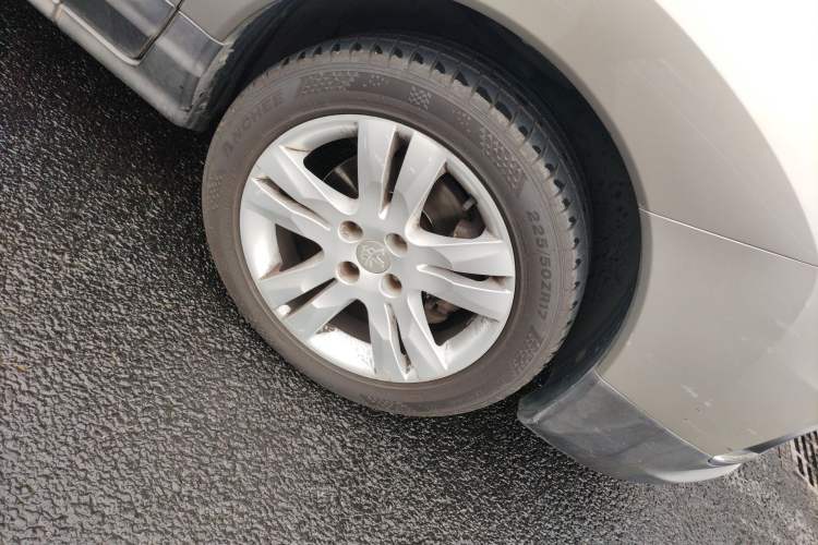 Used Peugeot 3008 2015 2.0L Automatic Classic Edition Exterior 7