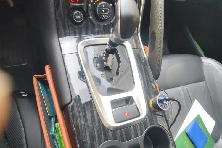 Used Peugeot 3008 2015 1.6THP Automatic Prestige Edition Gear Lever