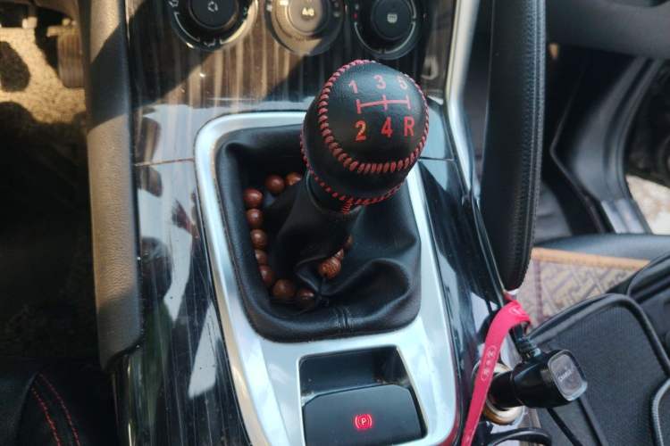 Used Peugeot 3008 2015 2.0L Manual Classic Edition Gear Lever