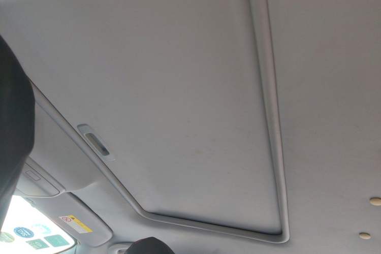 Used Peugeot 3008 2015 2.0L Manual Classic Edition Headliner