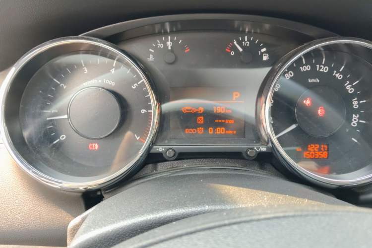 Used Peugeot 3008 2015 1.6THP Automatic Classic Edition Instrument Cluster