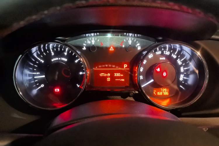 Used Peugeot 3008 2015 2.0L Automatic Trend Edition Instrument Cluster