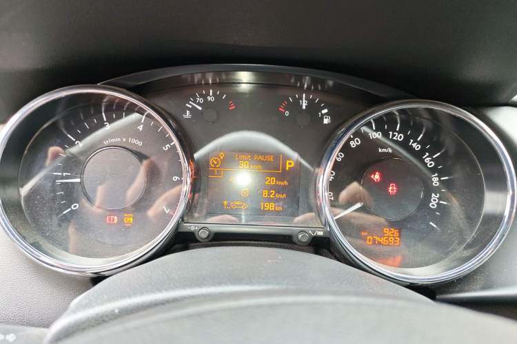 Used Peugeot 3008 2015 2.0L Automatic Trend Edition Instrument Cluster