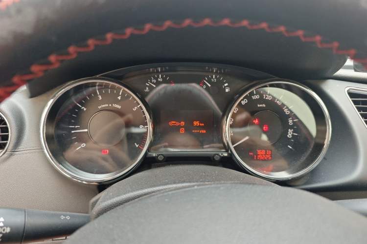 Used Peugeot 3008 2015 2.0L Manual Classic Edition Instrument Cluster
