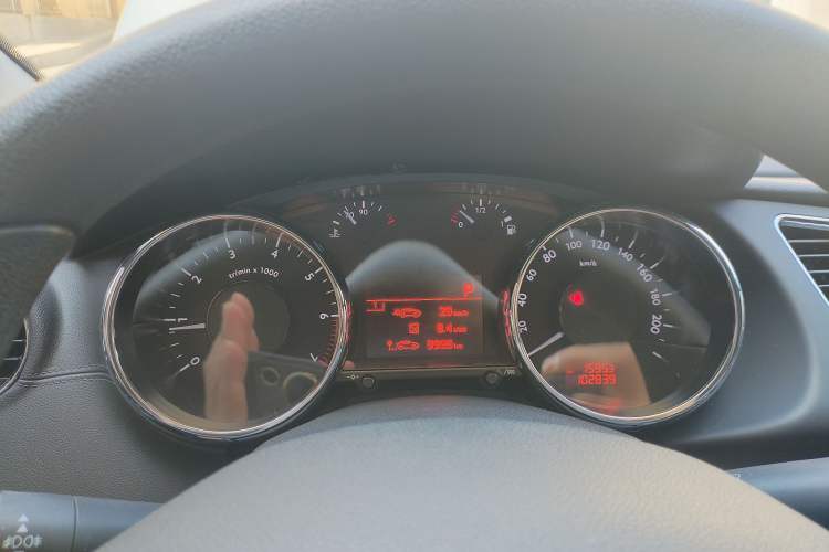 Used Peugeot 3008 2015 1.6THP Automatic Classic Edition Instrument Cluster