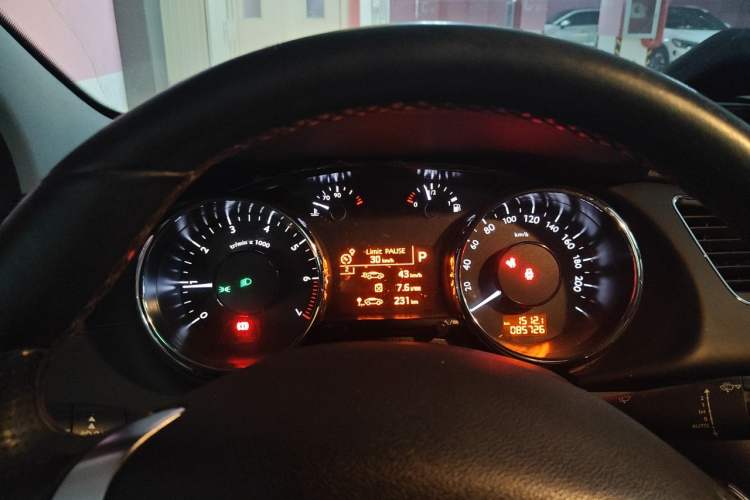Used Peugeot 3008 2015 1.6THP Automatic Prestige Edition Instrument Cluster