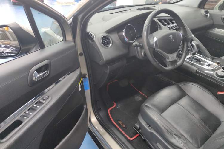 Used Peugeot 3008 2015 1.6THP Automatic Prestige Edition Interior 2