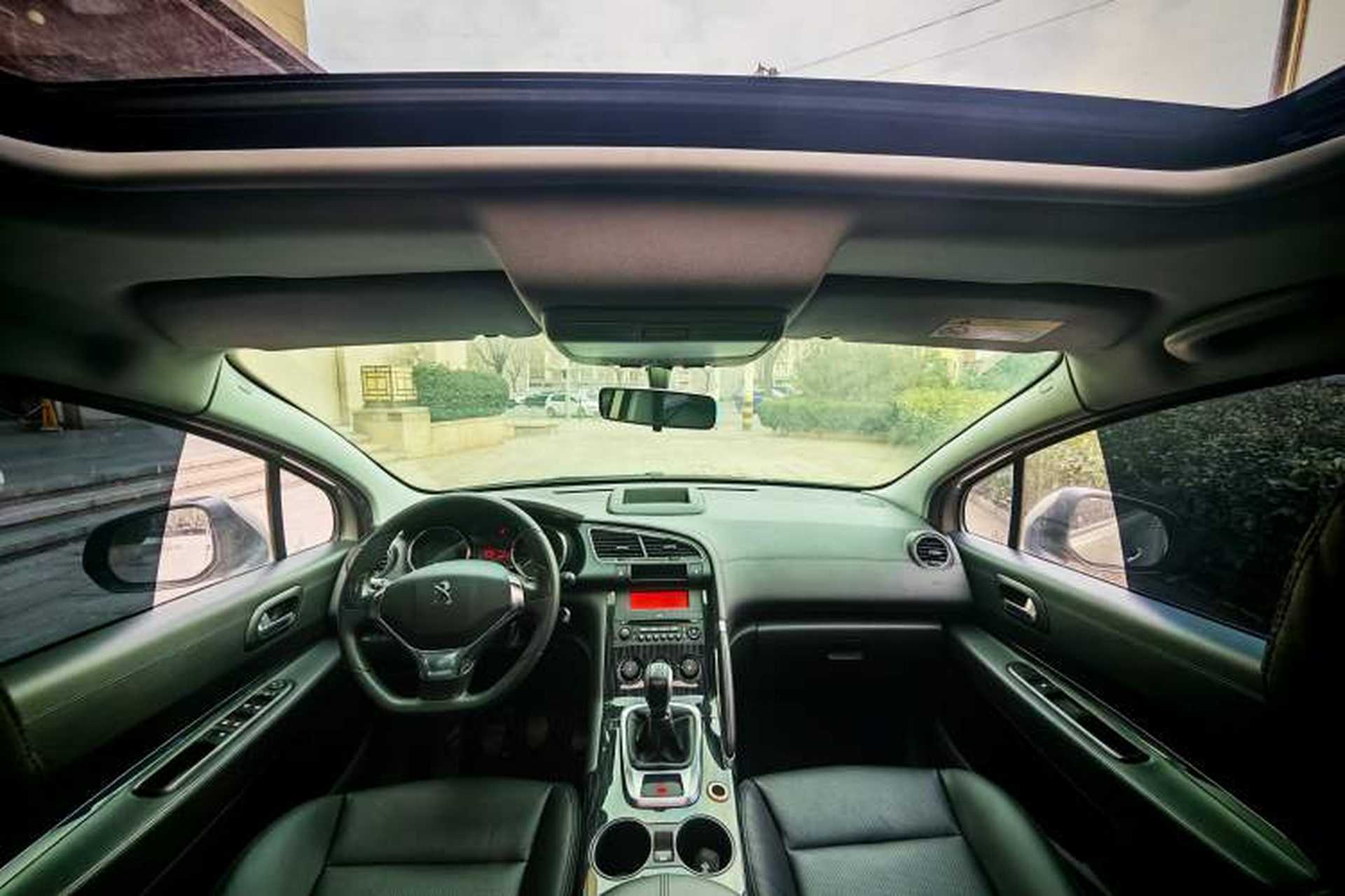 Used Peugeot 3008 2015 2.0L Manual Classic Edition Interior 3