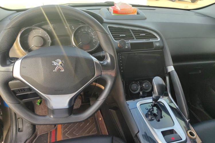 Used Peugeot 3008 2015 1.6THP Automatic Classic Edition Interior 3