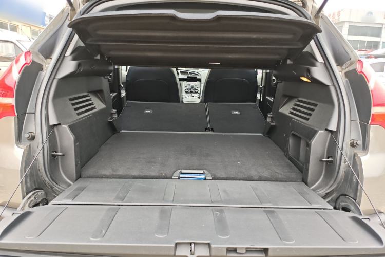 Used Peugeot 3008 2015 2.0L Automatic Classic Edition Interior 5