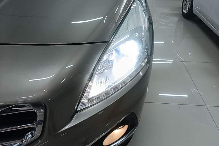 Used Peugeot 3008 2015 1.6THP Automatic Classic Edition Left Front Headlight